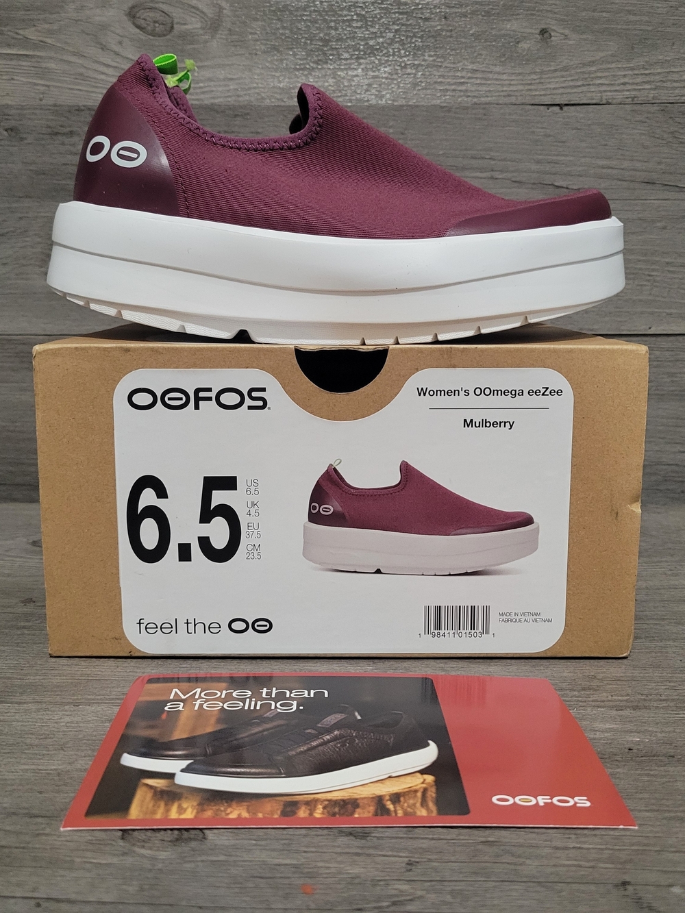 Oofos OOmega EEZEE women's 6.5 MULBERRY Purple NEW
